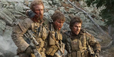 Marcus Luttrell en Matt 'Axe' Axelson helpen Danny Dietz