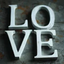 Nkuku Distressed Mango Wood Letters - Distressed White - R (15cm) Afbeelding 1