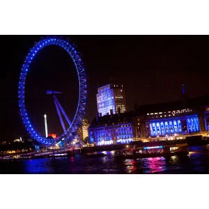 London Thames Evening Cruise with Bubbly and Canapés for Two Afbeelding 1