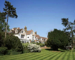 Spa Day for Two with Lunch at Rowhill Grange Afbeelding 1