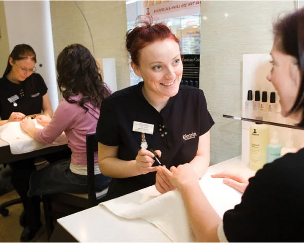 Treat Me Spa Day with Gelish Manicure at Bannatyne's Health Clubs Afbeelding 1