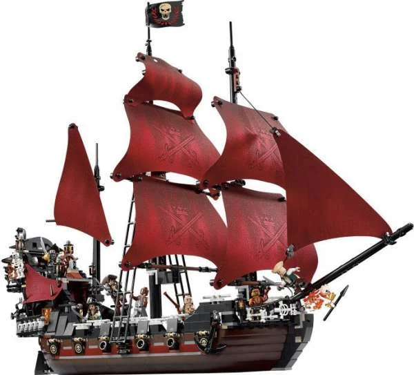 LEGO Pirates Of The Caribbean: Queen Anne's Revenge (4195) Afbeelding 1