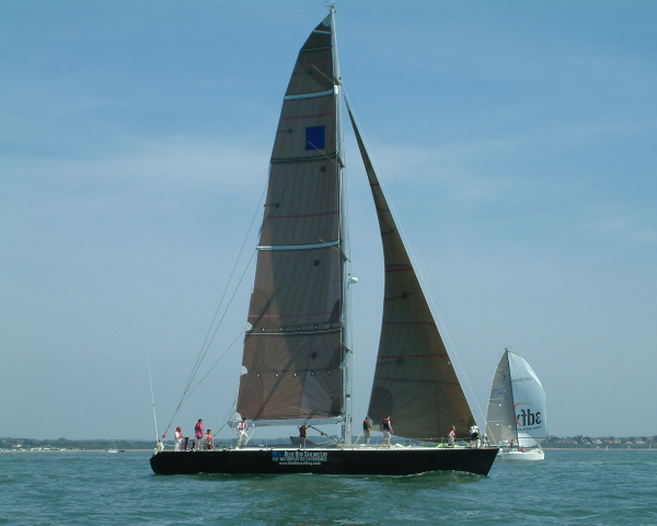 Half Day 'Round the World' Yacht Sailing Experience Afbeelding 1