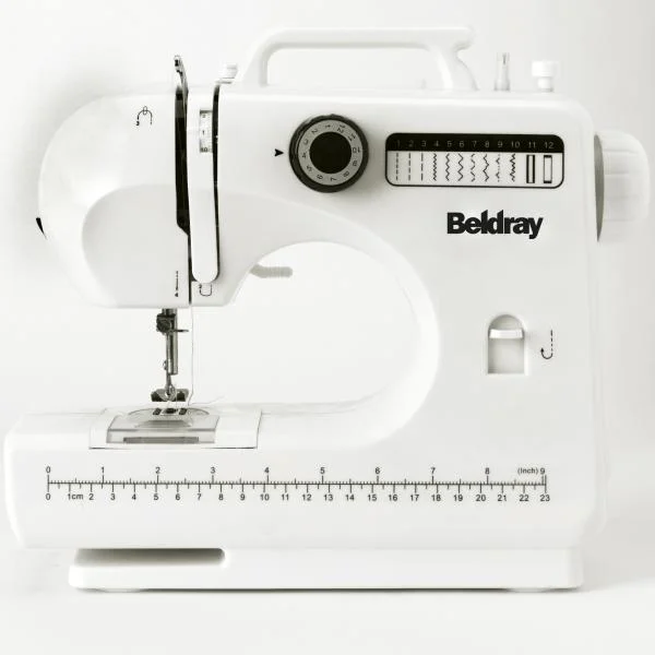Beldray 12 Stitch Sewing Machine Bundle with FREE 200 Pc Sewing Kit With Carry Case Afbeelding 1