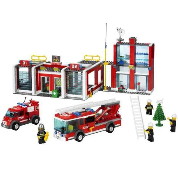 LEGO City: Fire Station (7208) Afbeelding 1