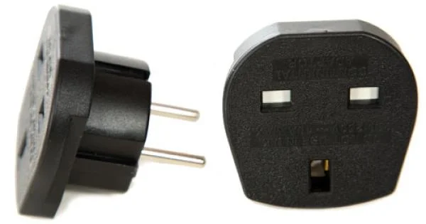 UK 3 Pin to Euro 2 Pin Power Travel Adapter Afbeelding 1