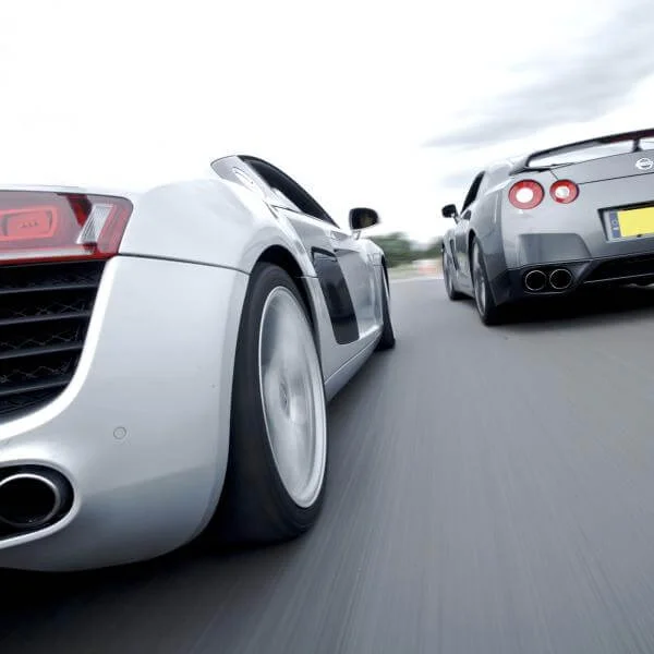 Nissan GTR v Audi R8 Afbeelding 1