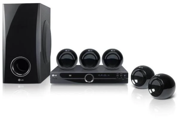 LG HT304SU 5.1 Channel Home Theatre System Afbeelding 1