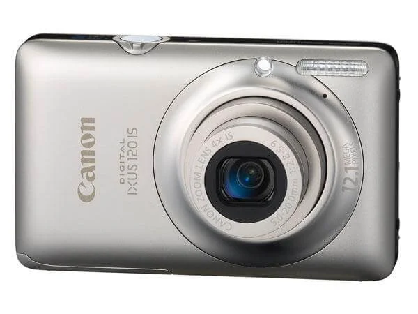 Canon IXUS 120 IS Digital Camera plus FREE Accessories pack Afbeelding 1