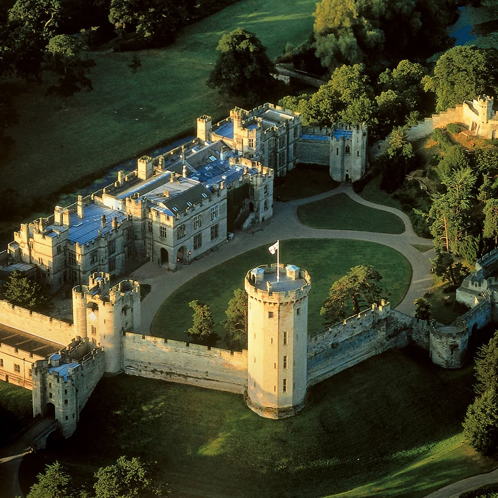 Warwick Castle and Afternoon Tea for Two Afbeelding 1