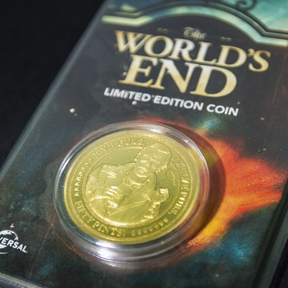 World's End Collectors Coin: gouden variant - Zavvi exclusief (beperkt tot 1000 exemplaren) Afbeelding 1
