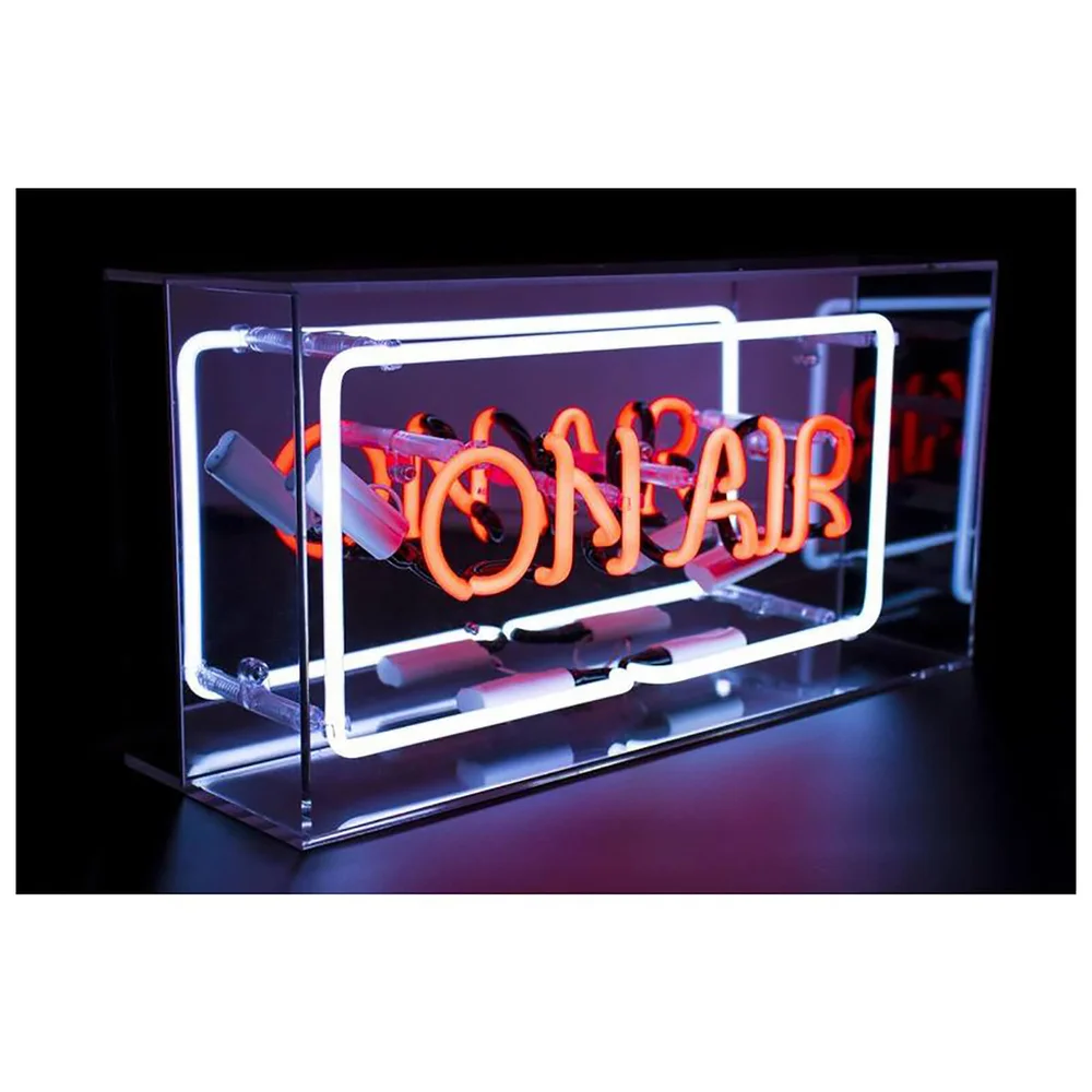 Plexiglas box met neon 'On Air'-bord Afbeelding 1