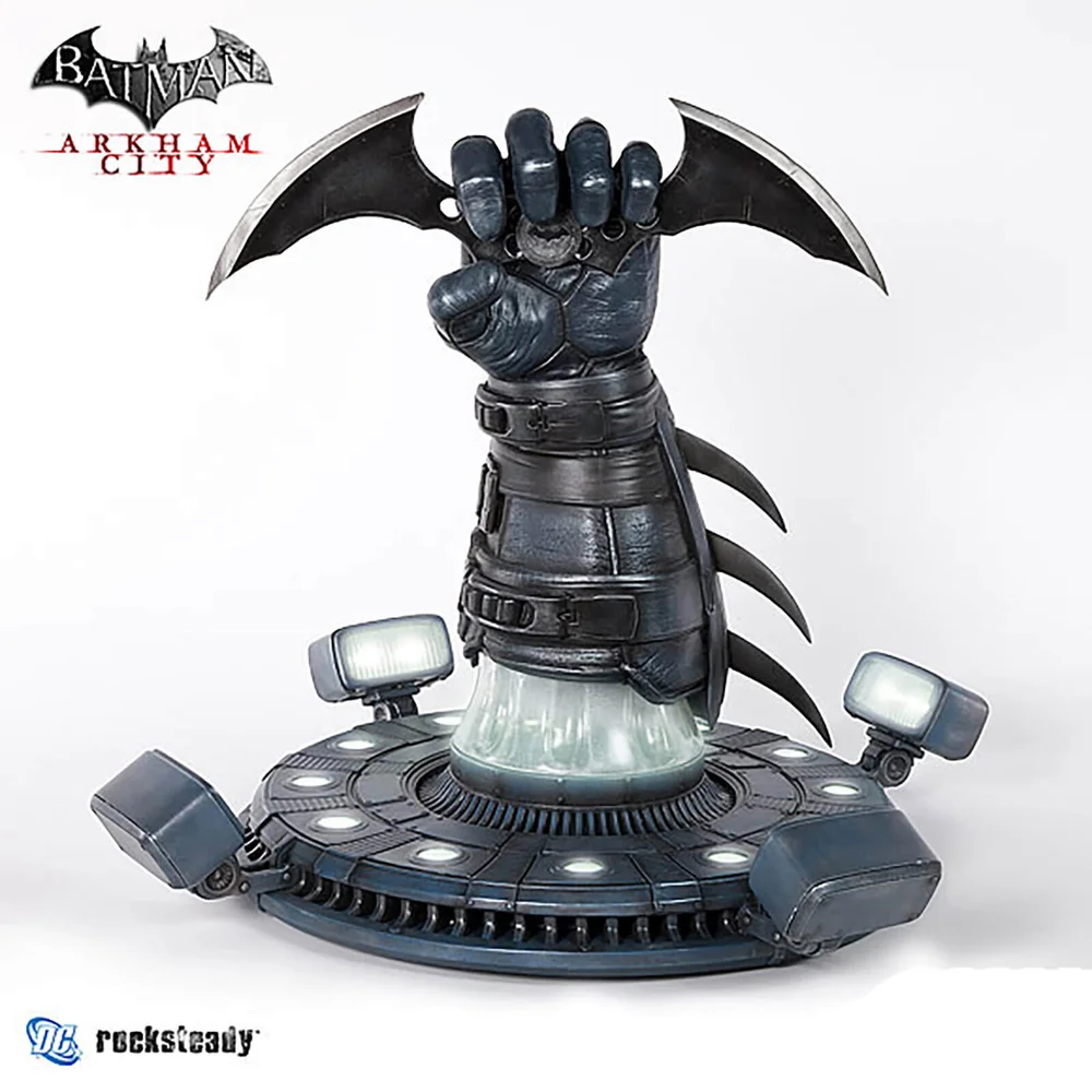 Batman: Arkham: City - Batarang Prop Replica 22" Afbeelding 1