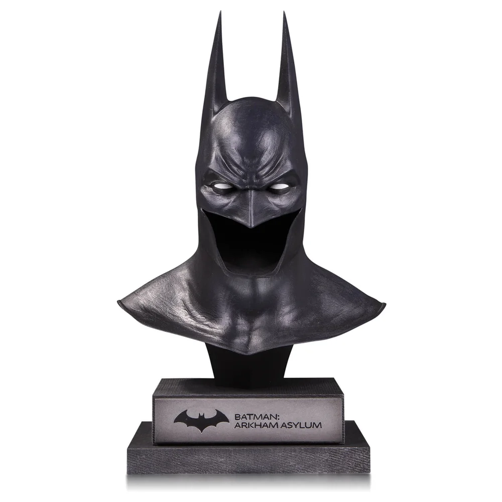 DC Collectibles DC Gallery Batman Arkham Asylum 1:2 Scale Replica Cowl Statue Afbeelding 1