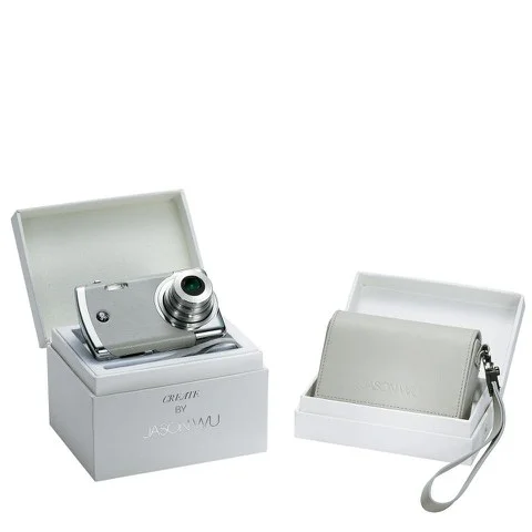 GE Create by Jason Wu Digital Camera - Silver (12MP, 3 x Optical Zoom, 2.7 Inch LCD) with a Jason Wu Grey Leather Case Afbeelding 1