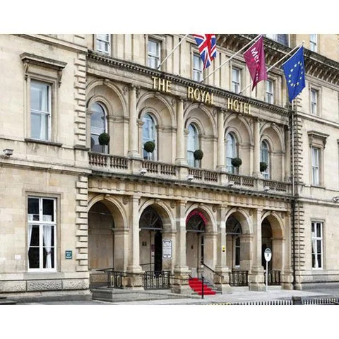 Two Nights for the Price of One Hotel Break with Dinner Special Offer Afbeelding 1