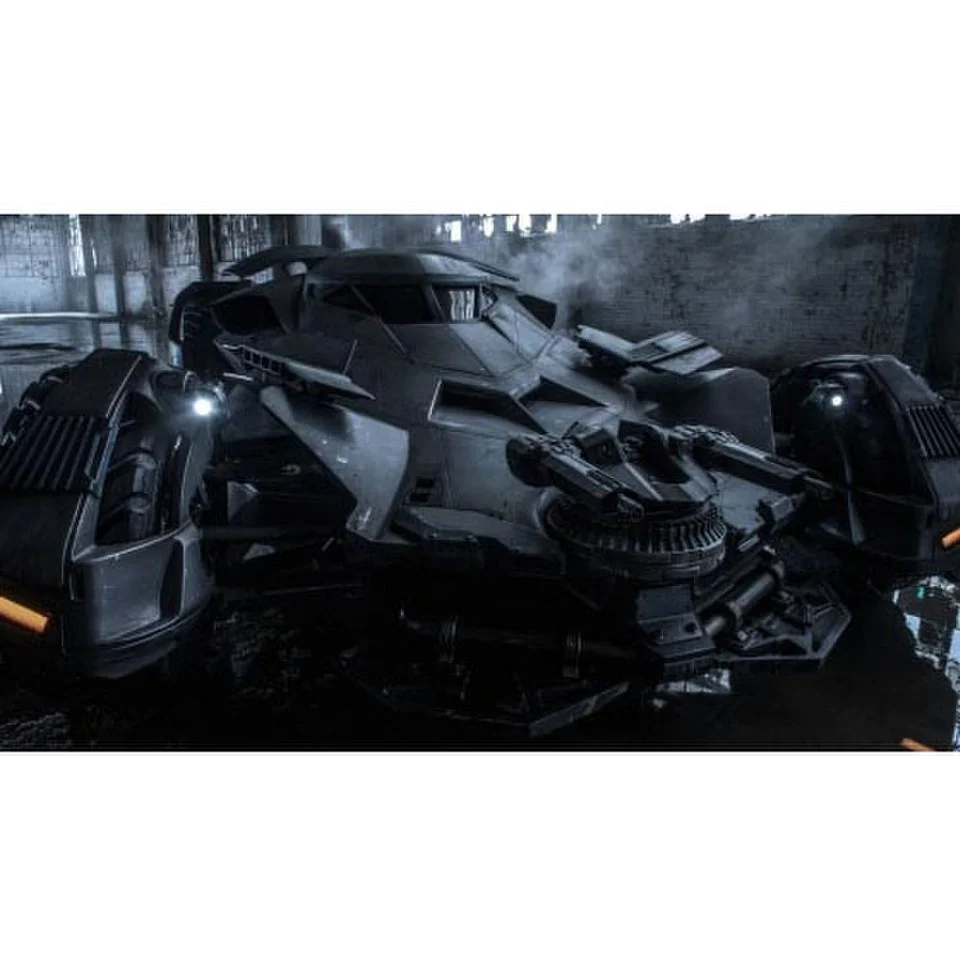 Hot Wheels Elite DC Comics Batman v Superman New Batmobile Diecast 1:18 Scale Model Afbeelding 1