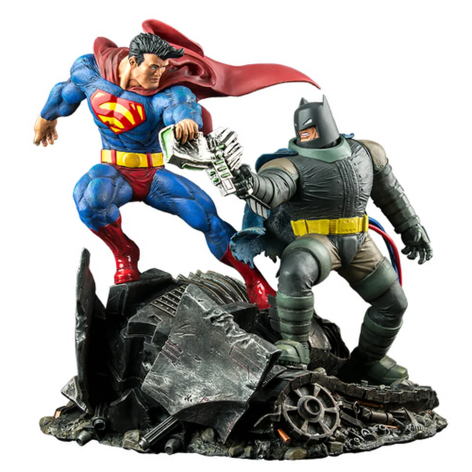 DC Collectibles The Dark Knight Returns: Superman v Batman Statue Afbeelding 1