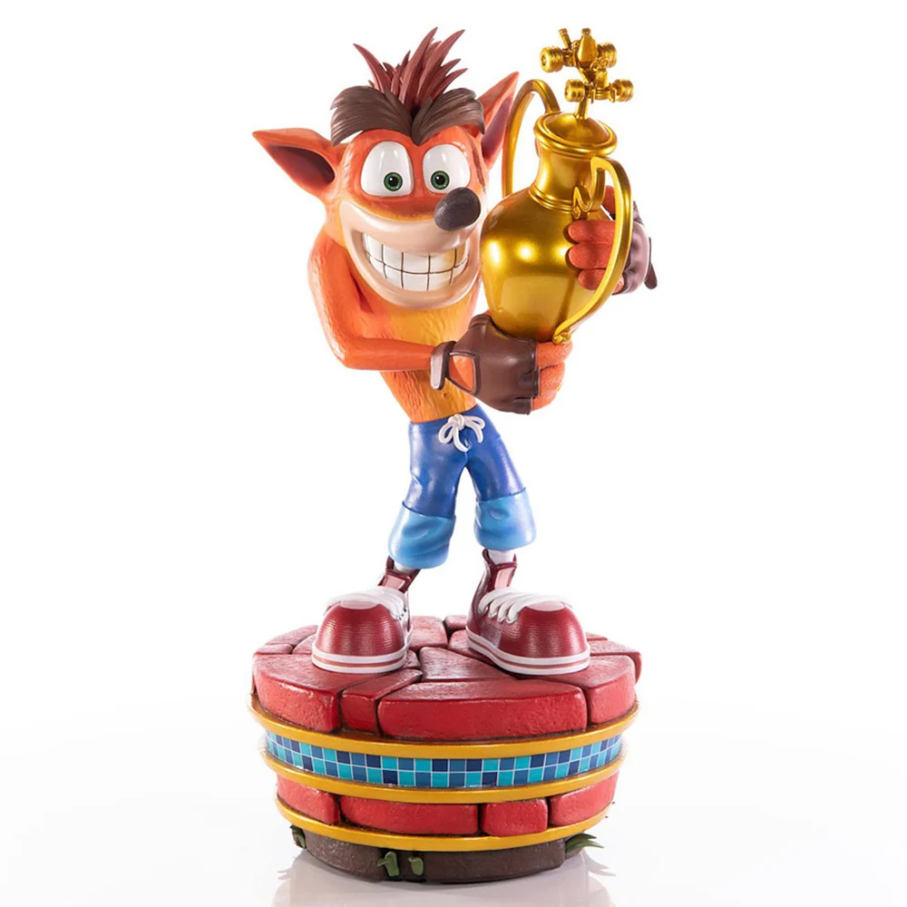 First4Figures Crash Team Racing Nitro-getankt (Crash Winner) Hars 45 cm Beeldje Afbeelding 1