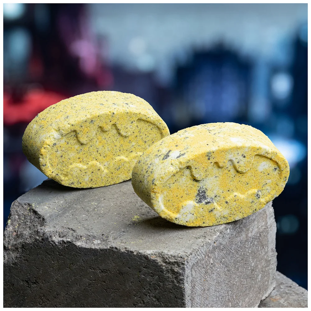 Batman Batarang Shaped Bath Bomb Afbeelding 1