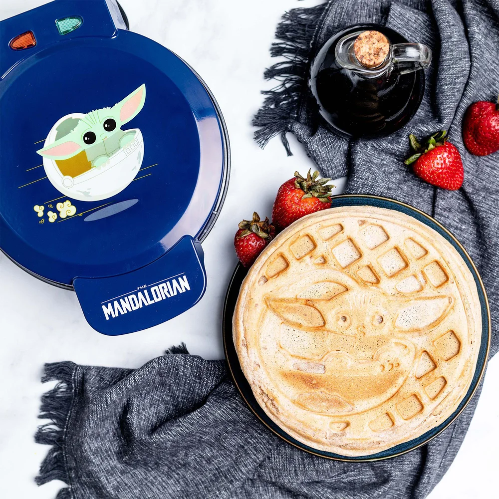 The Mandalorian - The Child (Baby Yoda) Waffle Maker - UK Plug Afbeelding 1