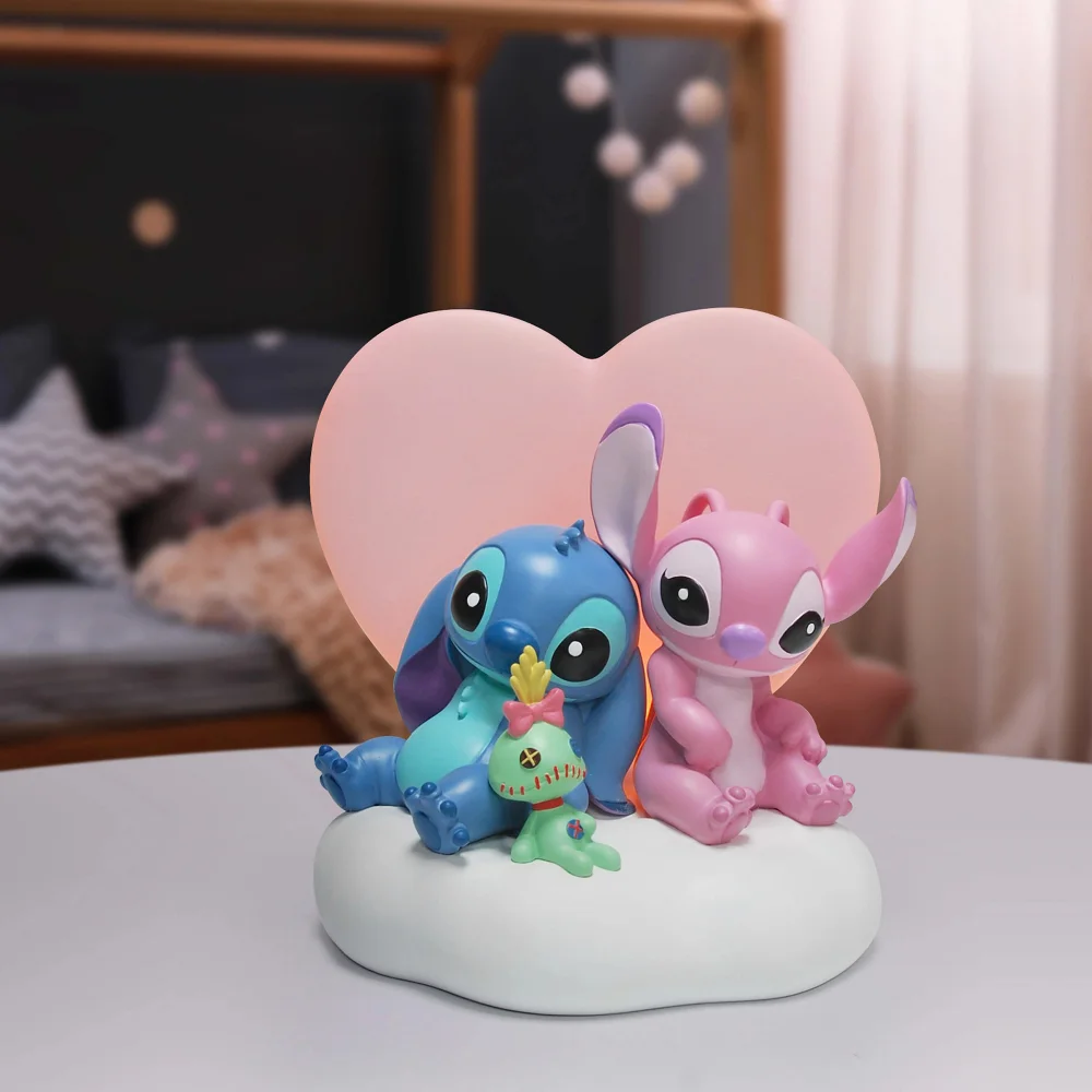 Enesco Disney Light up Stitch & Angel Scene (16cm) Afbeelding 1