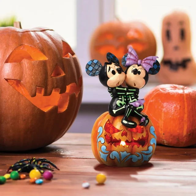 Spine-tingling Sweethearts (Mickey & Minnie LED Pumpkin)