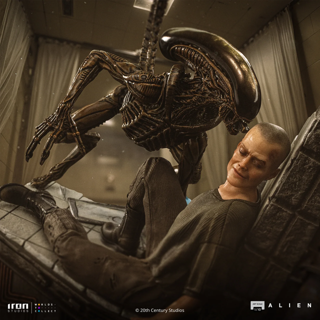 Iron Studios Alien 3 Ellen Ripley and Dog Alien Art Scale 1/10 Statue