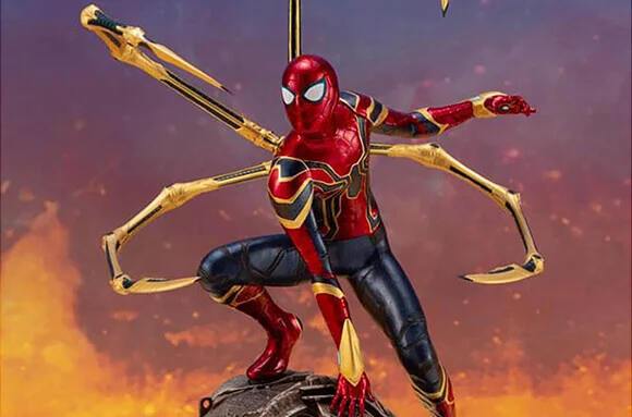 NET BINNEN: IRON SPIDER BEELDJE